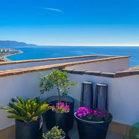 Atico En Alquiler De Ensueno Cerca De Nerja Apartment